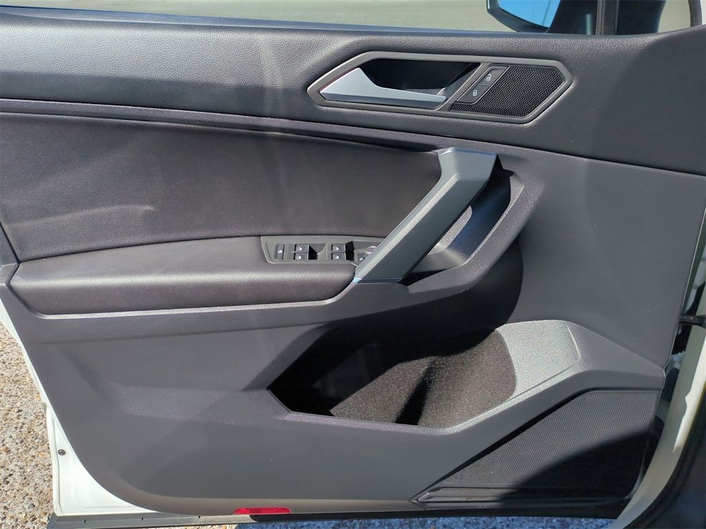 Thumbnail: 2020 Volkswagen Tiguan - 30