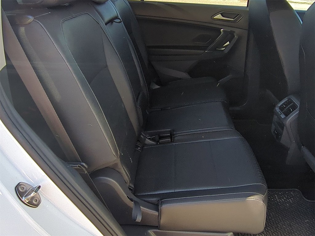 Thumbnail: 2020 Volkswagen Tiguan - 32