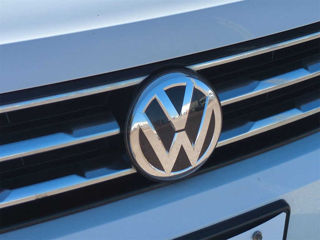 Thumbnail: 2020 Volkswagen Tiguan - 6