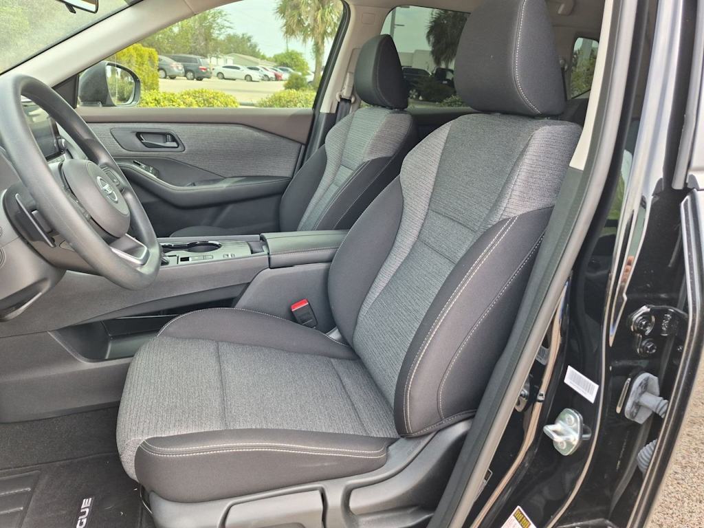 Thumbnail: 2021 Nissan Rogue - 10