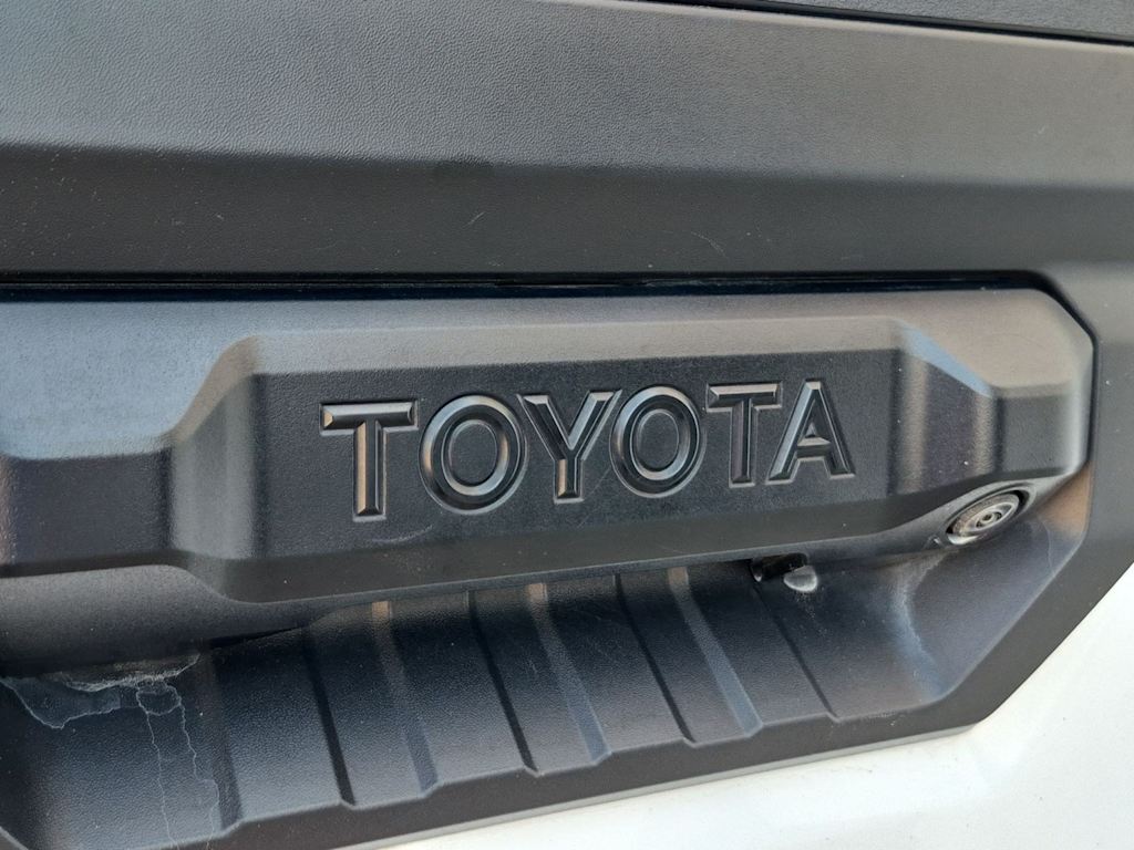 Thumbnail: 2022 Toyota Tundra - 33
