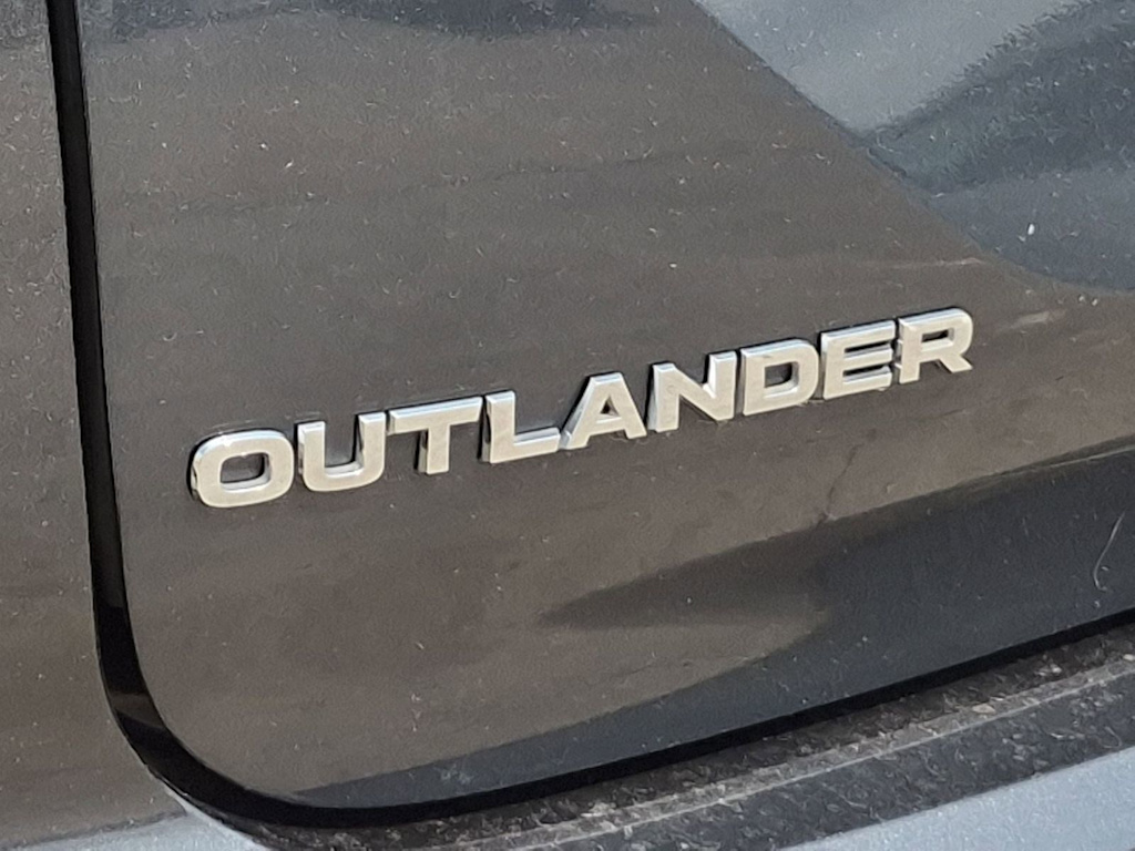 Thumbnail: 2024 Mitsubishi Outlander - 33