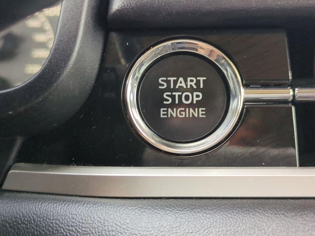 Thumbnail: 2024 Mitsubishi Outlander - 28