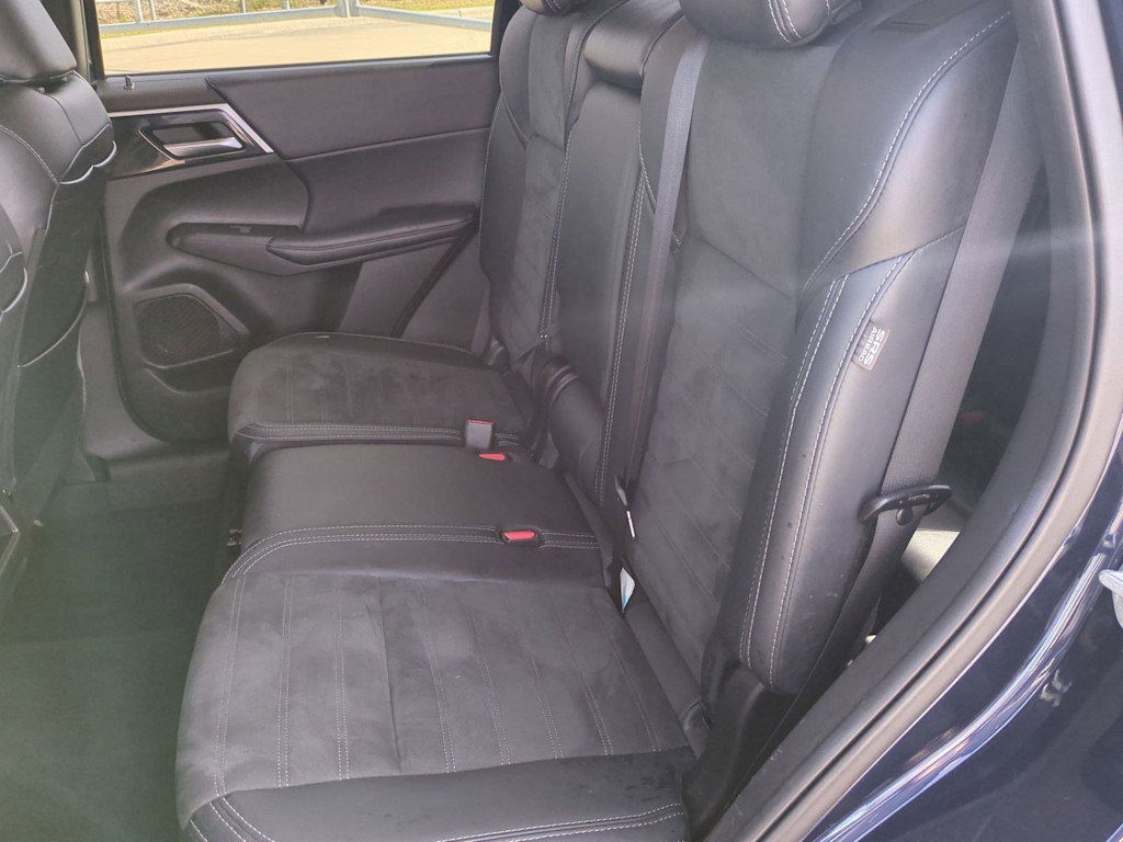 Thumbnail: 2024 Mitsubishi Outlander - 13