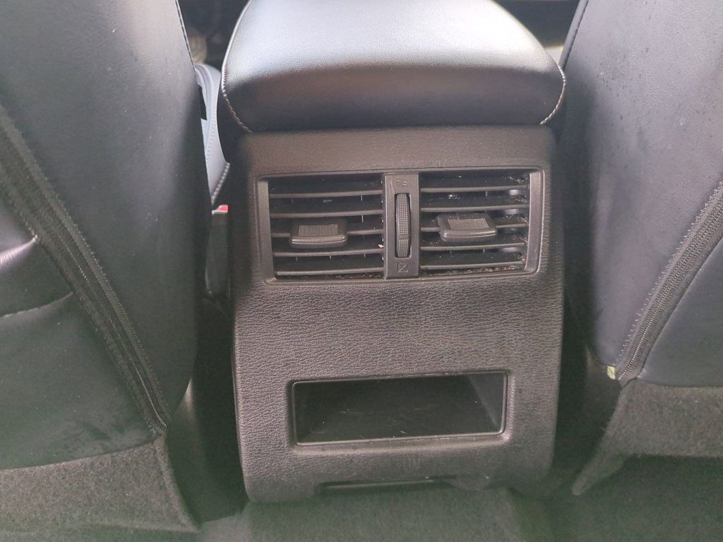 Thumbnail: 2024 Mitsubishi Outlander - 30