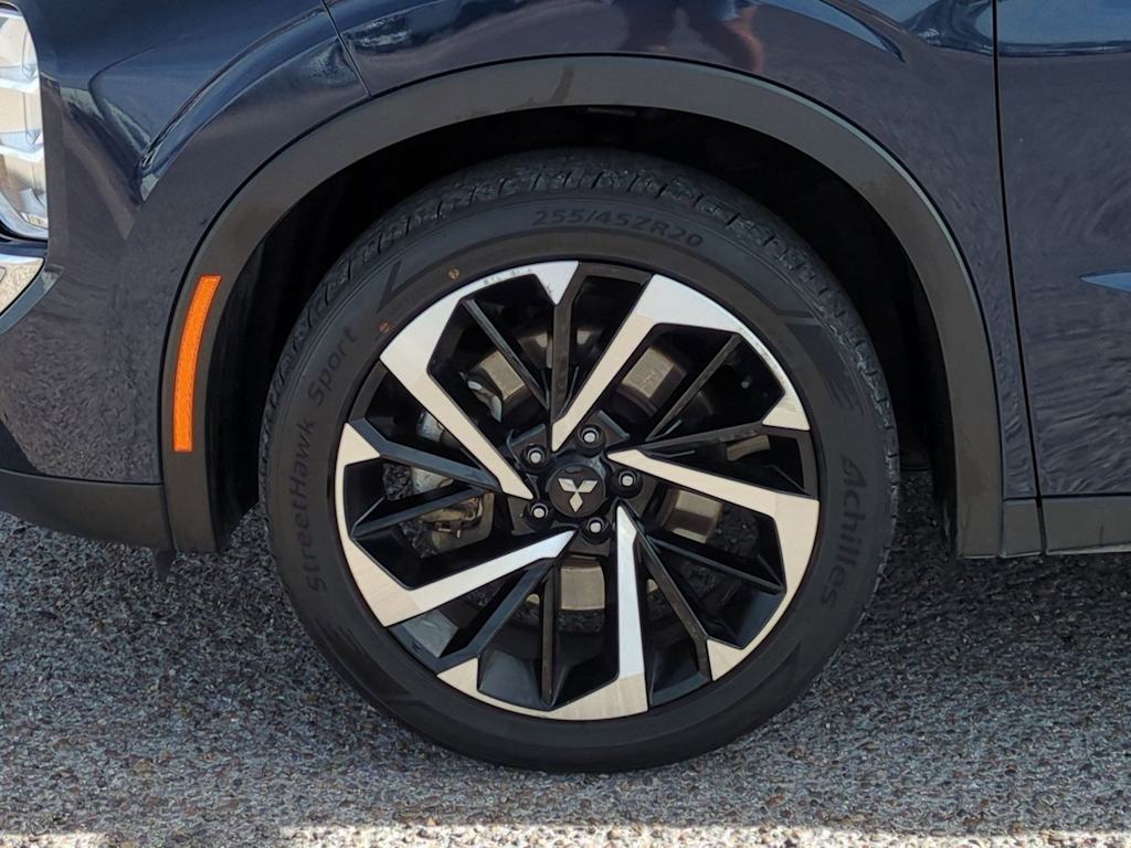 Thumbnail: 2024 Mitsubishi Outlander - 8