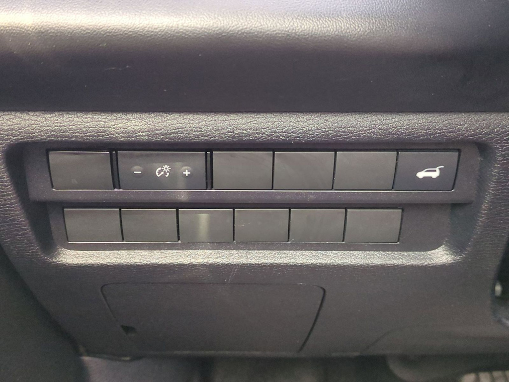 Thumbnail: 2024 Mitsubishi Outlander - 29