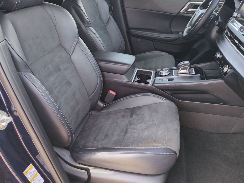 Thumbnail: 2024 Mitsubishi Outlander - 12