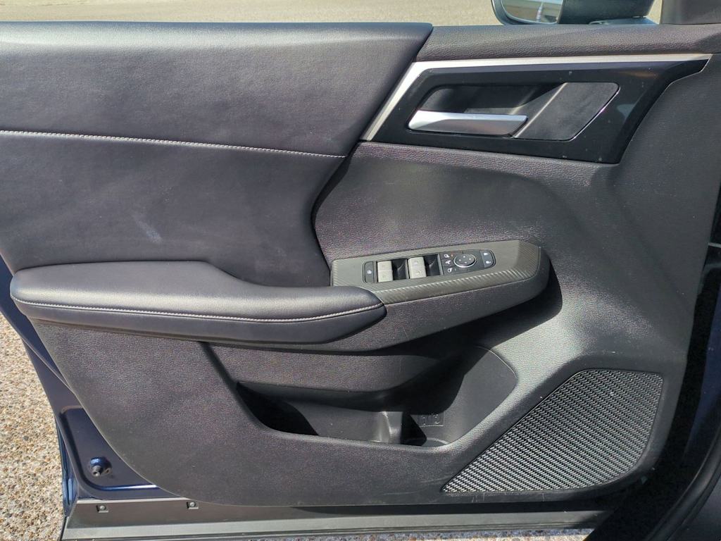 Thumbnail: 2024 Mitsubishi Outlander - 31