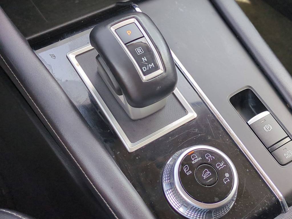 Thumbnail: 2024 Mitsubishi Outlander - 16