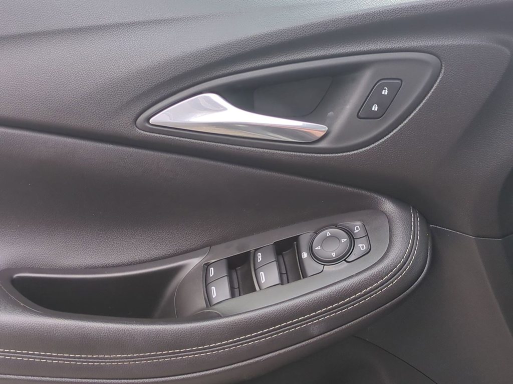 Thumbnail: 2022 Buick Encore GX - 31