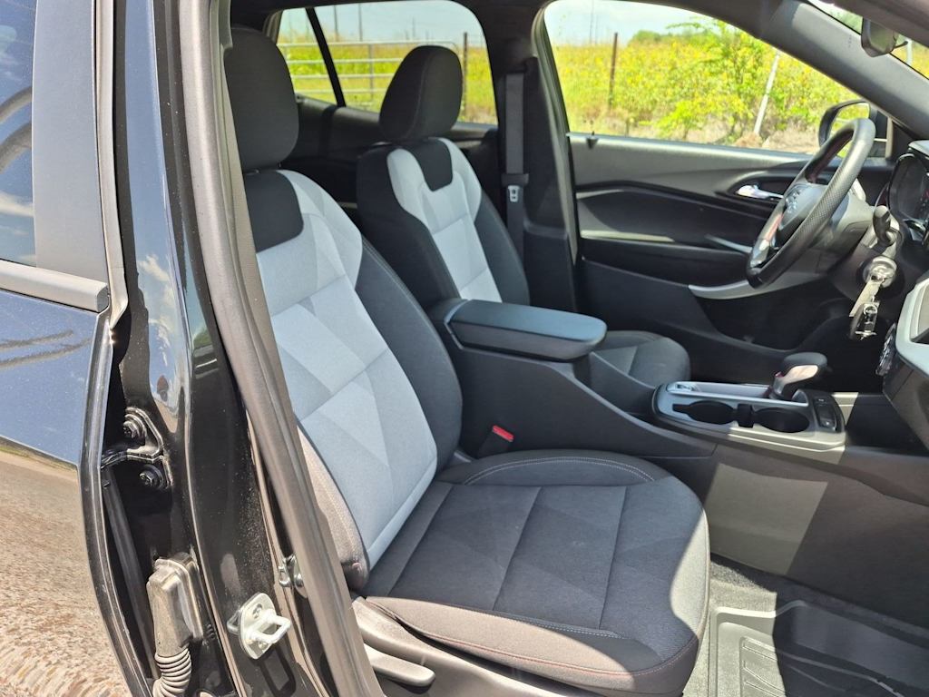 Thumbnail: 2025 Chevrolet Trax - 11