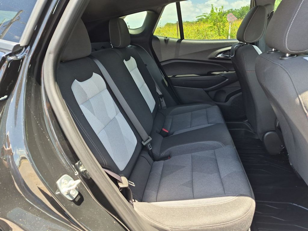 Thumbnail: 2025 Chevrolet Trax - 31