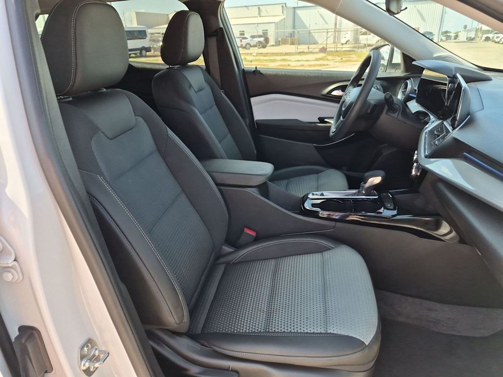 Thumbnail: 2026 Chevrolet Trax - 11