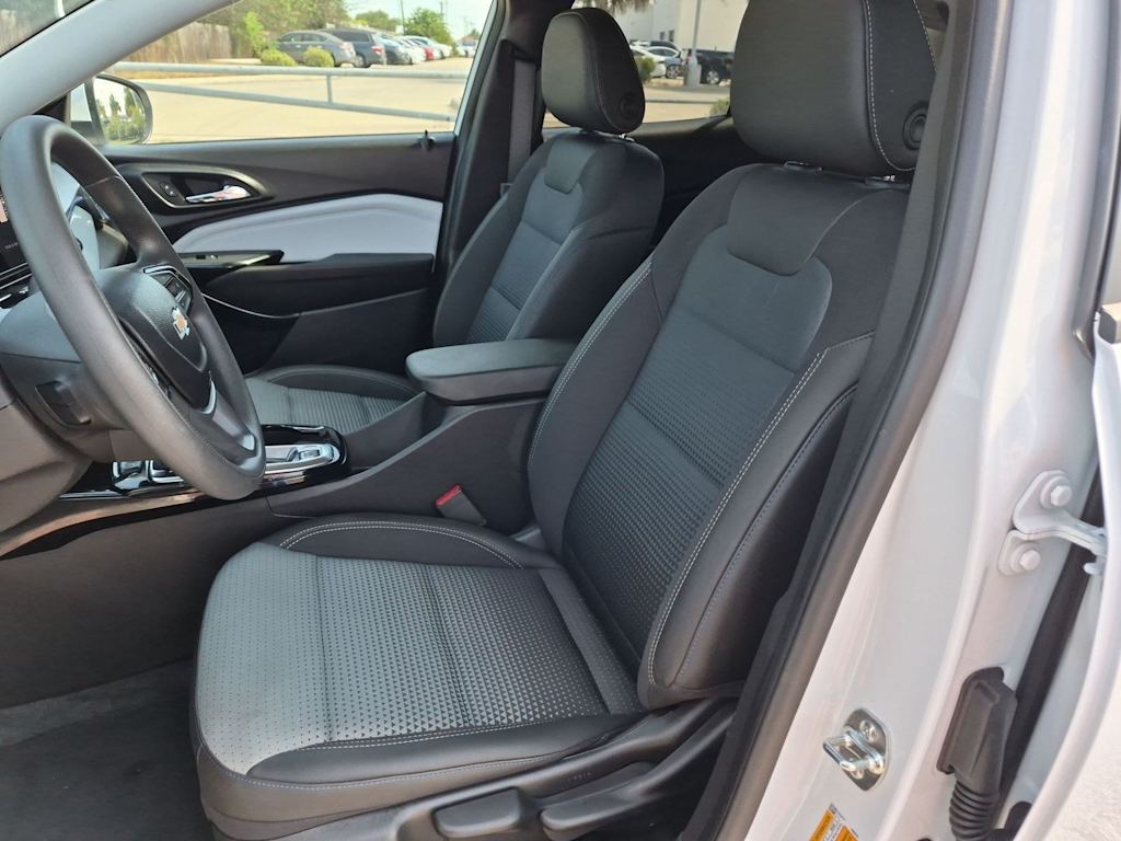 Thumbnail: 2026 Chevrolet Trax - 10