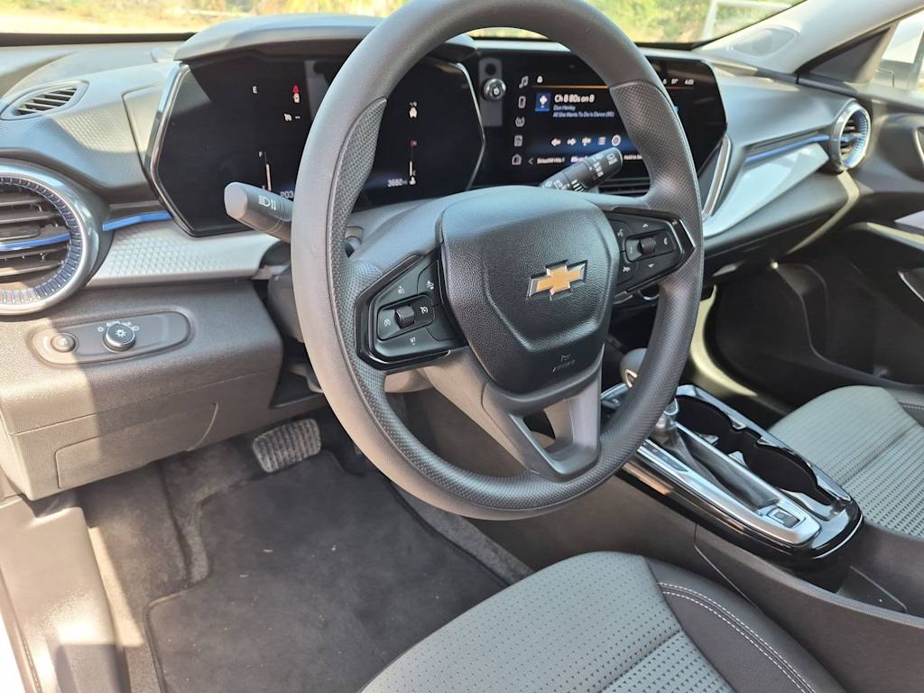 Thumbnail: 2026 Chevrolet Trax - 2