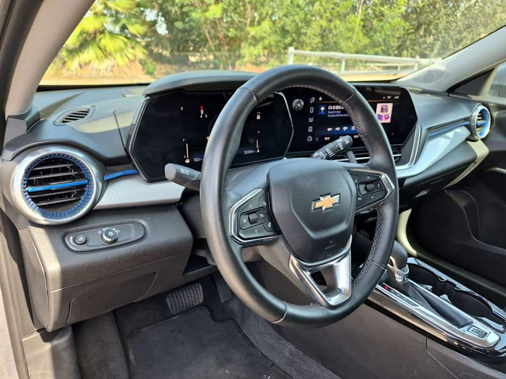 Thumbnail: 2025 Chevrolet Trax - 2