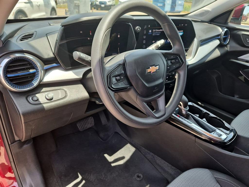 Thumbnail: 2025 Chevrolet Trax - 2