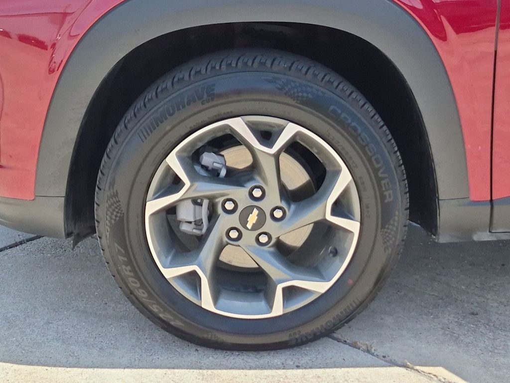 Thumbnail: 2025 Chevrolet Trax - 8