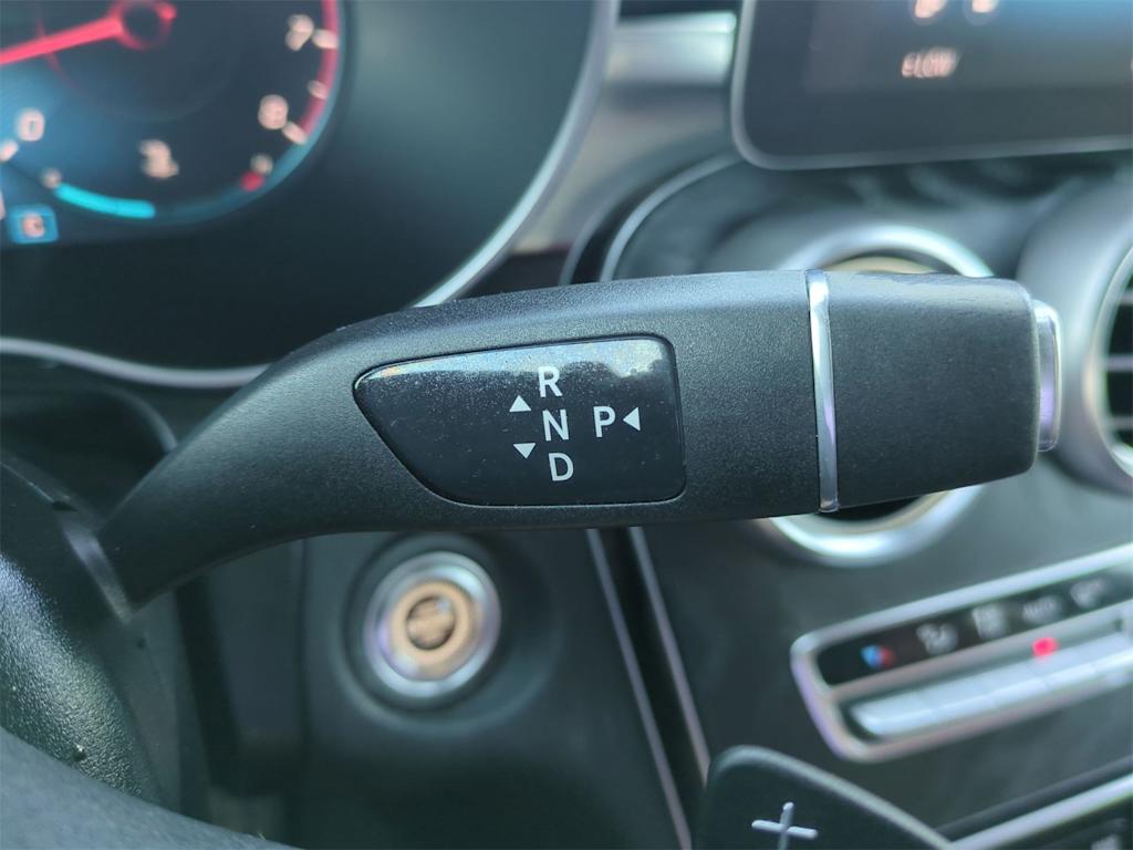 Thumbnail: 2022 Mercedes-Benz GLC - 16