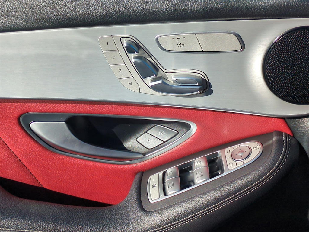 Thumbnail: 2022 Mercedes-Benz GLC - 30