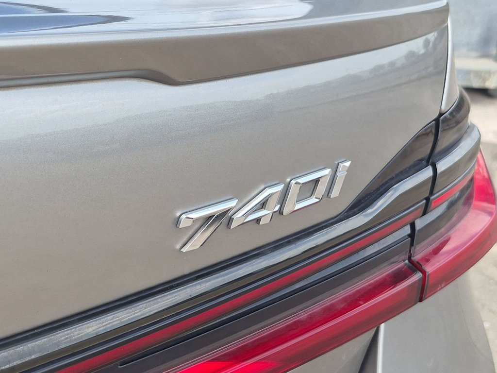 Thumbnail: 2022 BMW 7 Series - 35