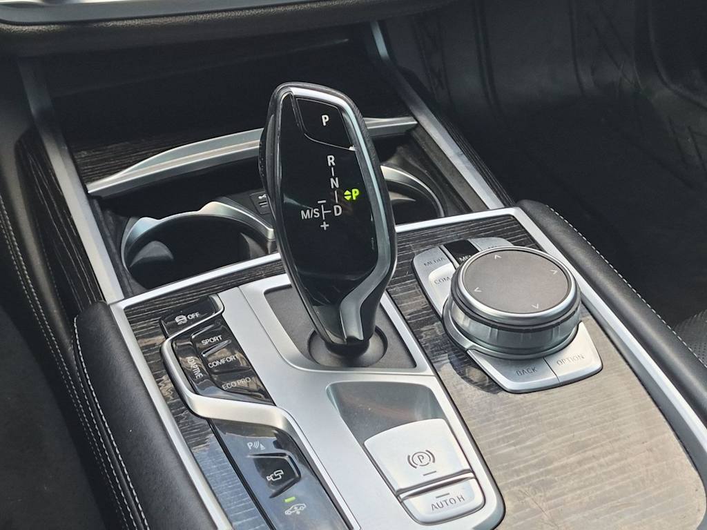 Thumbnail: 2022 BMW 7 Series - 15