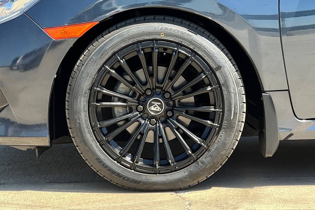 Thumbnail: 2016 Honda Civic - 8