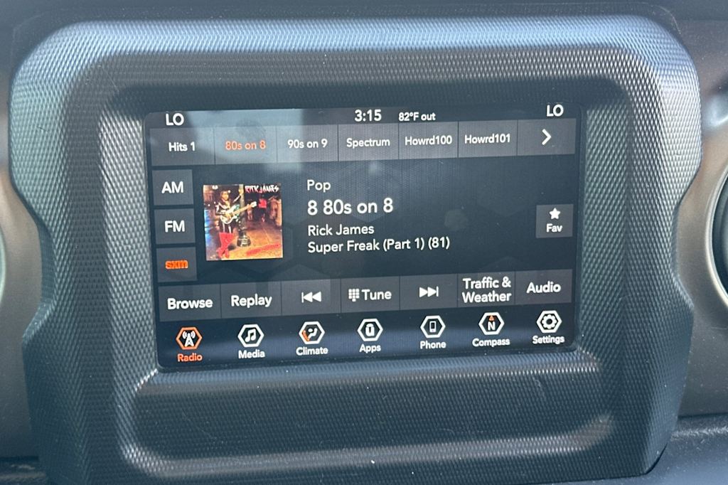 Thumbnail: 2018 Jeep Wrangler - 14