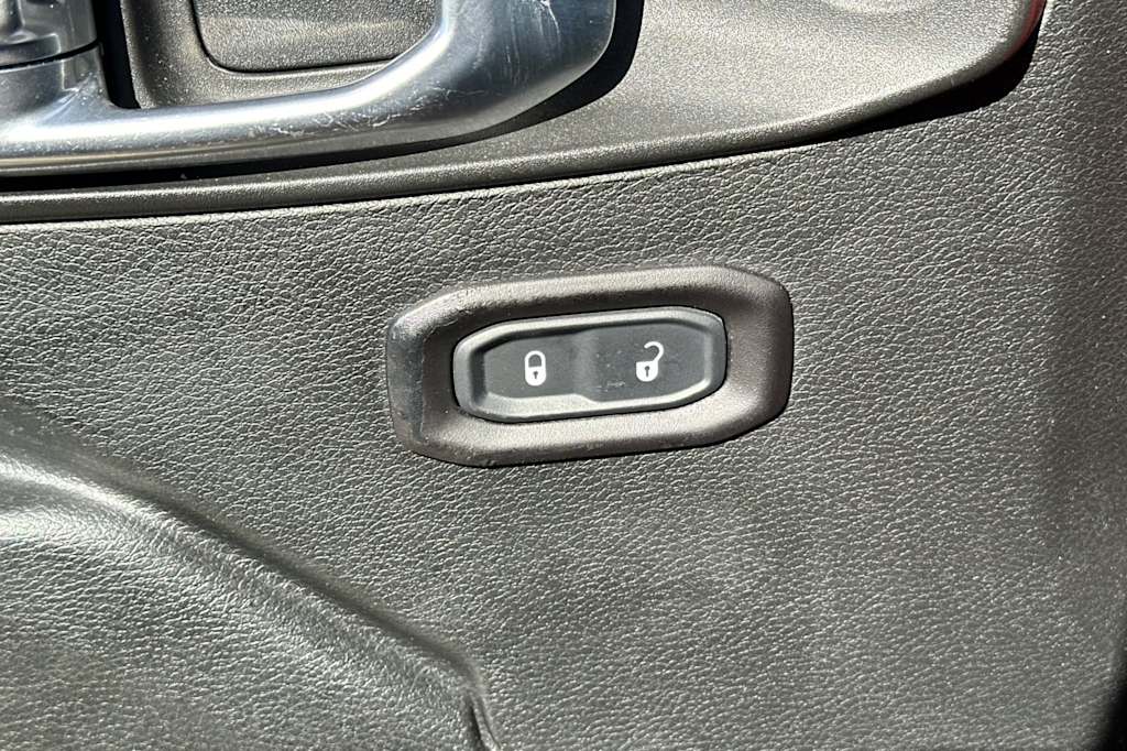 Thumbnail: 2018 Jeep Wrangler - 24