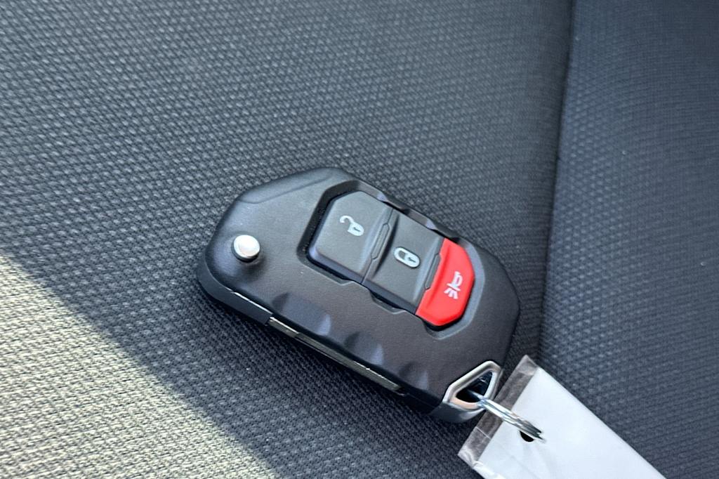 Thumbnail: 2018 Jeep Wrangler - 18