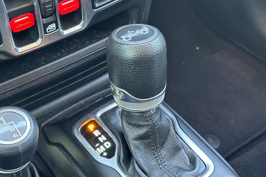 Thumbnail: 2018 Jeep Wrangler - 15