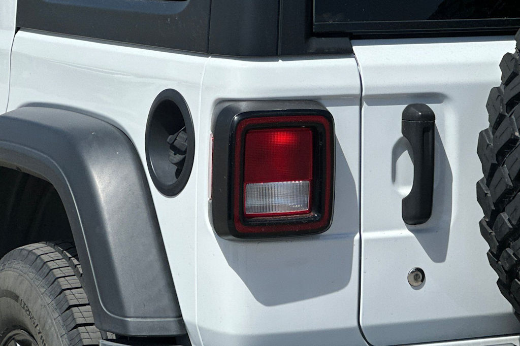 Thumbnail: 2021 Jeep Wrangler - 19