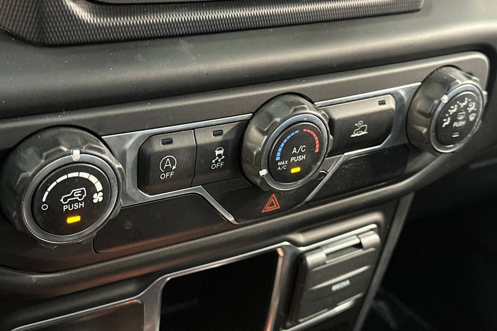 Thumbnail: 2021 Jeep Wrangler - 23