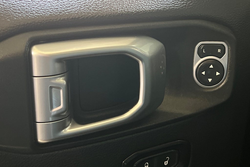 Thumbnail: 2019 Jeep Wrangler - 24