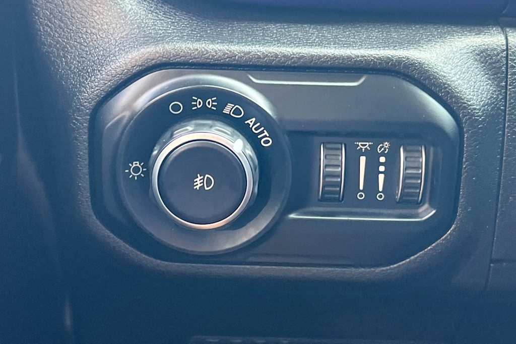 Thumbnail: 2019 Jeep Wrangler - 34
