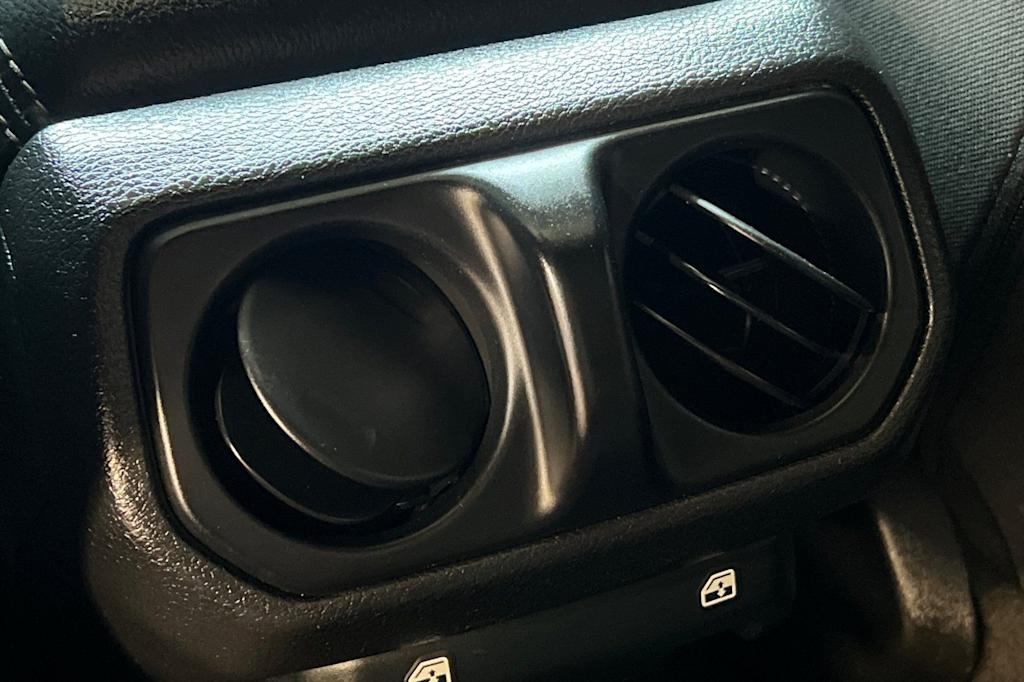 Thumbnail: 2019 Jeep Wrangler - 25