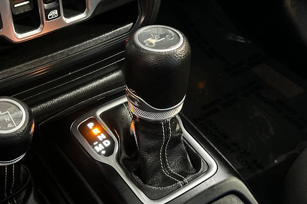 Thumbnail: 2019 Jeep Wrangler - 14