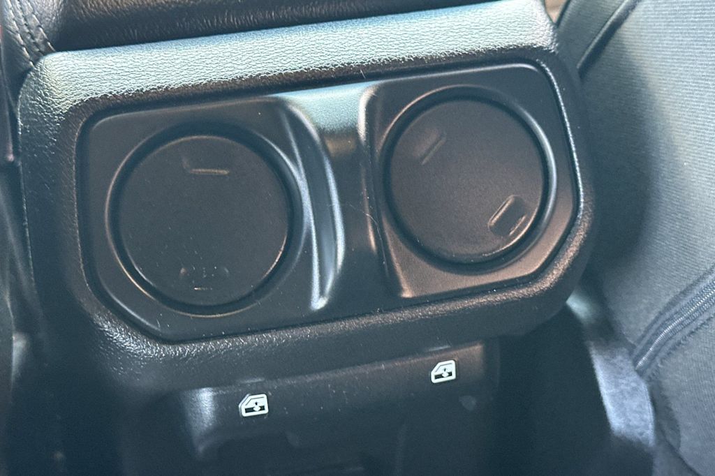 Thumbnail: 2019 Jeep Wrangler - 25