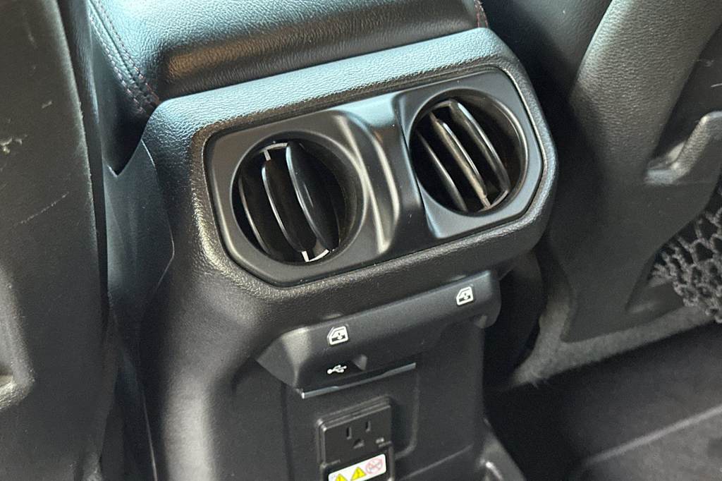 Thumbnail: 2019 Jeep Wrangler - 25