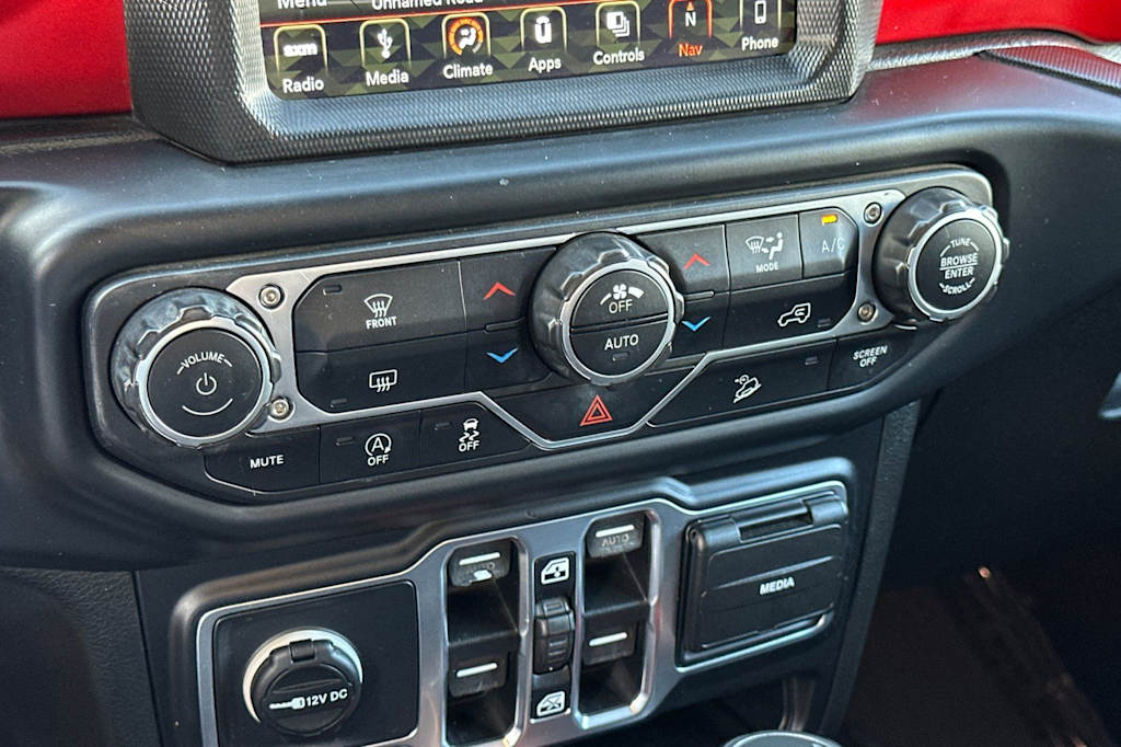 Thumbnail: 2019 Jeep Wrangler - 29