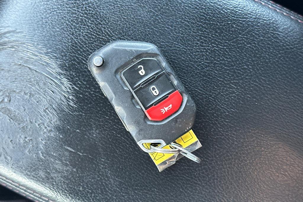 Thumbnail: 2019 Jeep Wrangler - 18