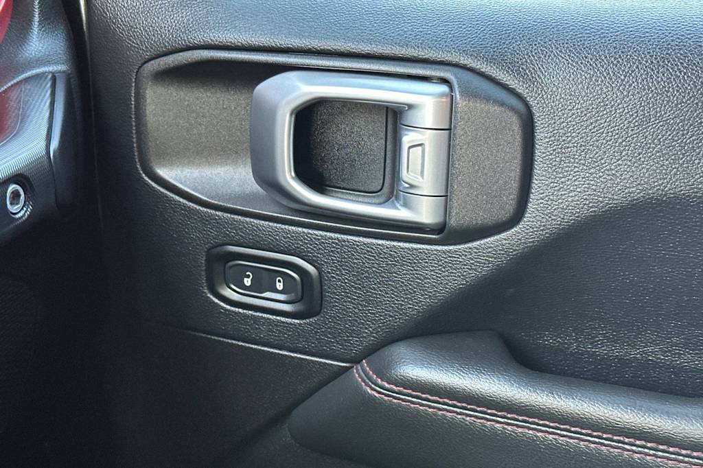 Thumbnail: 2019 Jeep Wrangler - 26