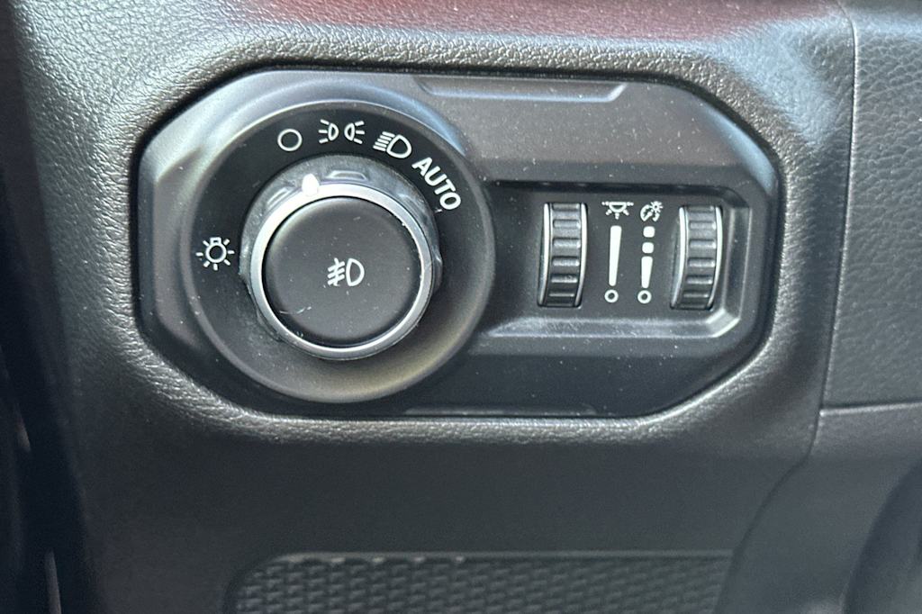 Thumbnail: 2019 Jeep Wrangler - 35