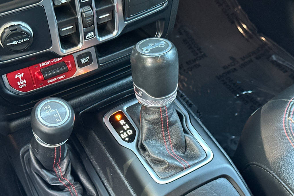 Thumbnail: 2019 Jeep Wrangler - 15