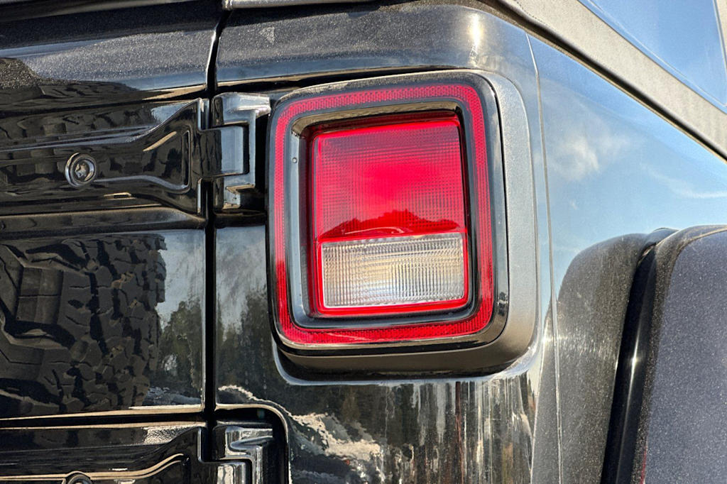 Thumbnail: 2019 Jeep Wrangler - 37