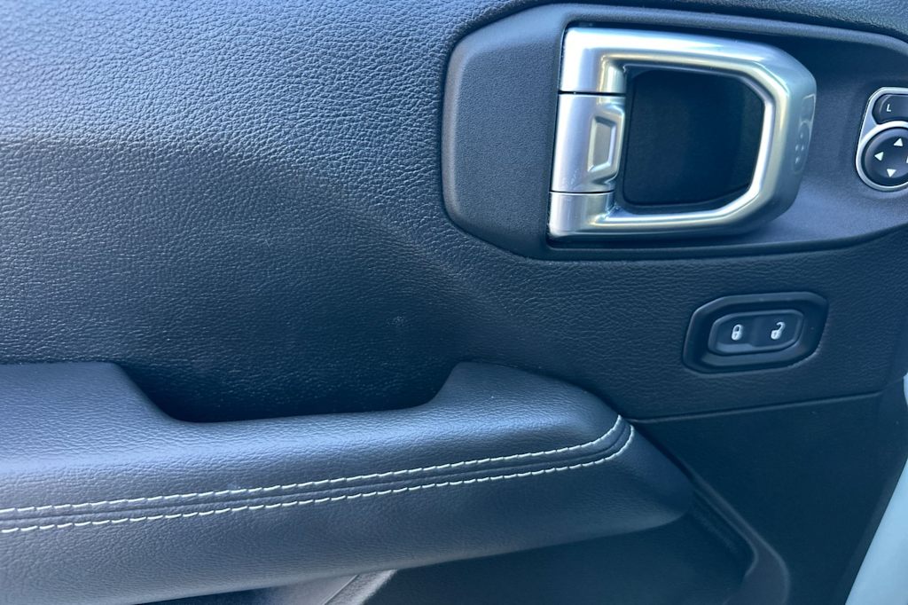 Thumbnail: 2023 Jeep Wrangler - 23