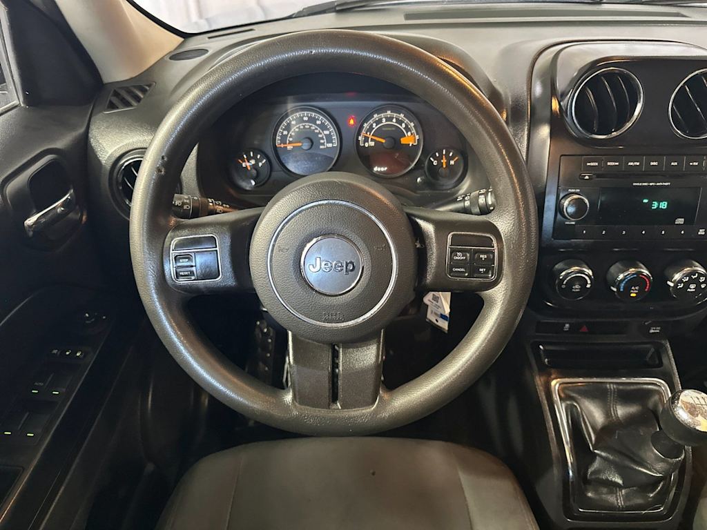 Thumbnail: 2015 Jeep Patriot - 12