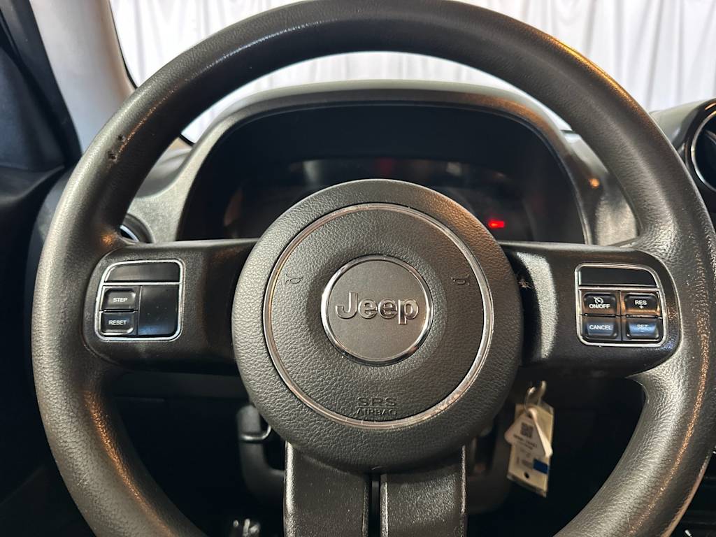 Thumbnail: 2015 Jeep Patriot - 26