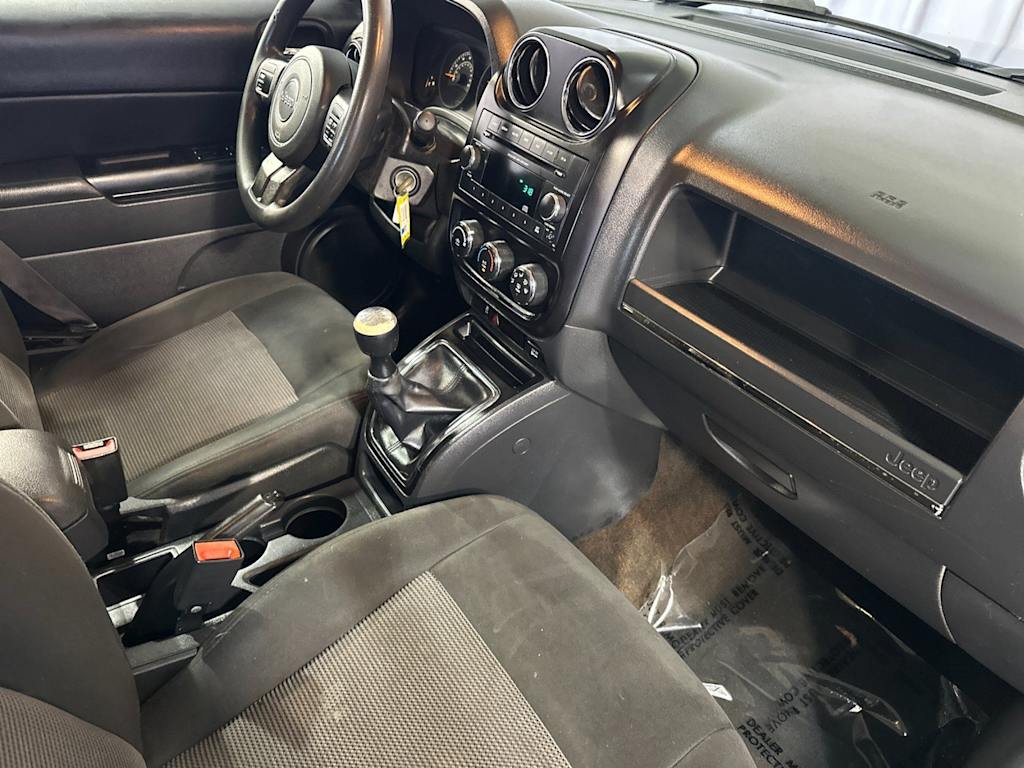 Thumbnail: 2015 Jeep Patriot - 13